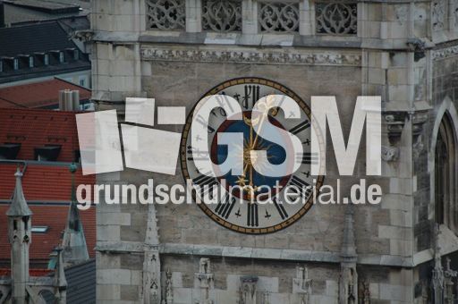 Neue Rathaus Turmuhr.JPG